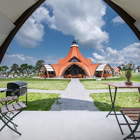 Hunnia - Huntanya Hotel Vlahita Ngoại thất bức ảnh