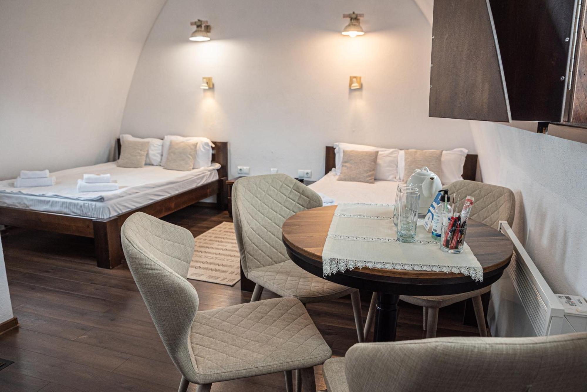 Hunnia - Huntanya Hotel Vlahita Ngoại thất bức ảnh
