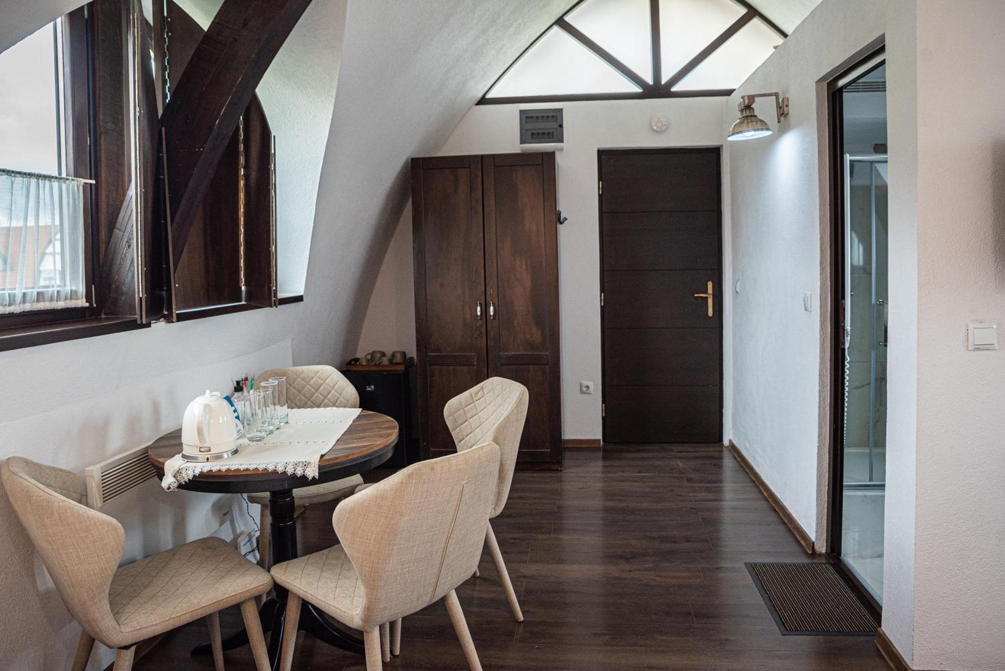 Hunnia - Huntanya Hotel Vlahita Ngoại thất bức ảnh