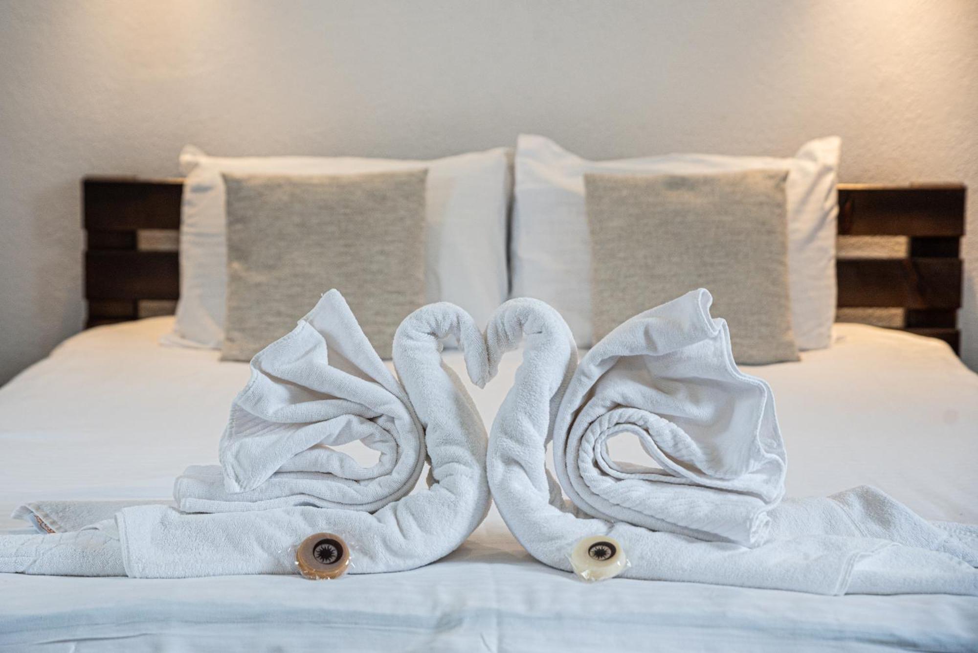 Hunnia - Huntanya Hotel Vlahita Ngoại thất bức ảnh