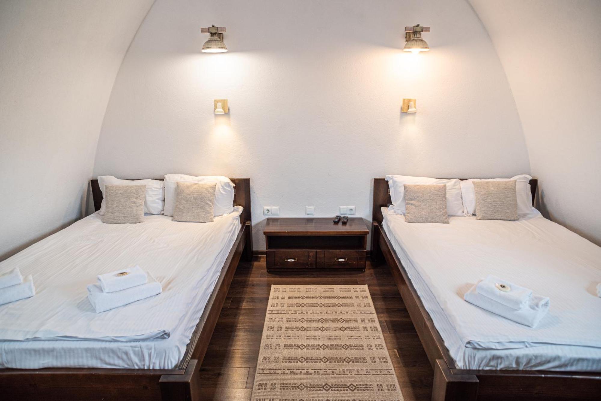 Hunnia - Huntanya Hotel Vlahita Ngoại thất bức ảnh