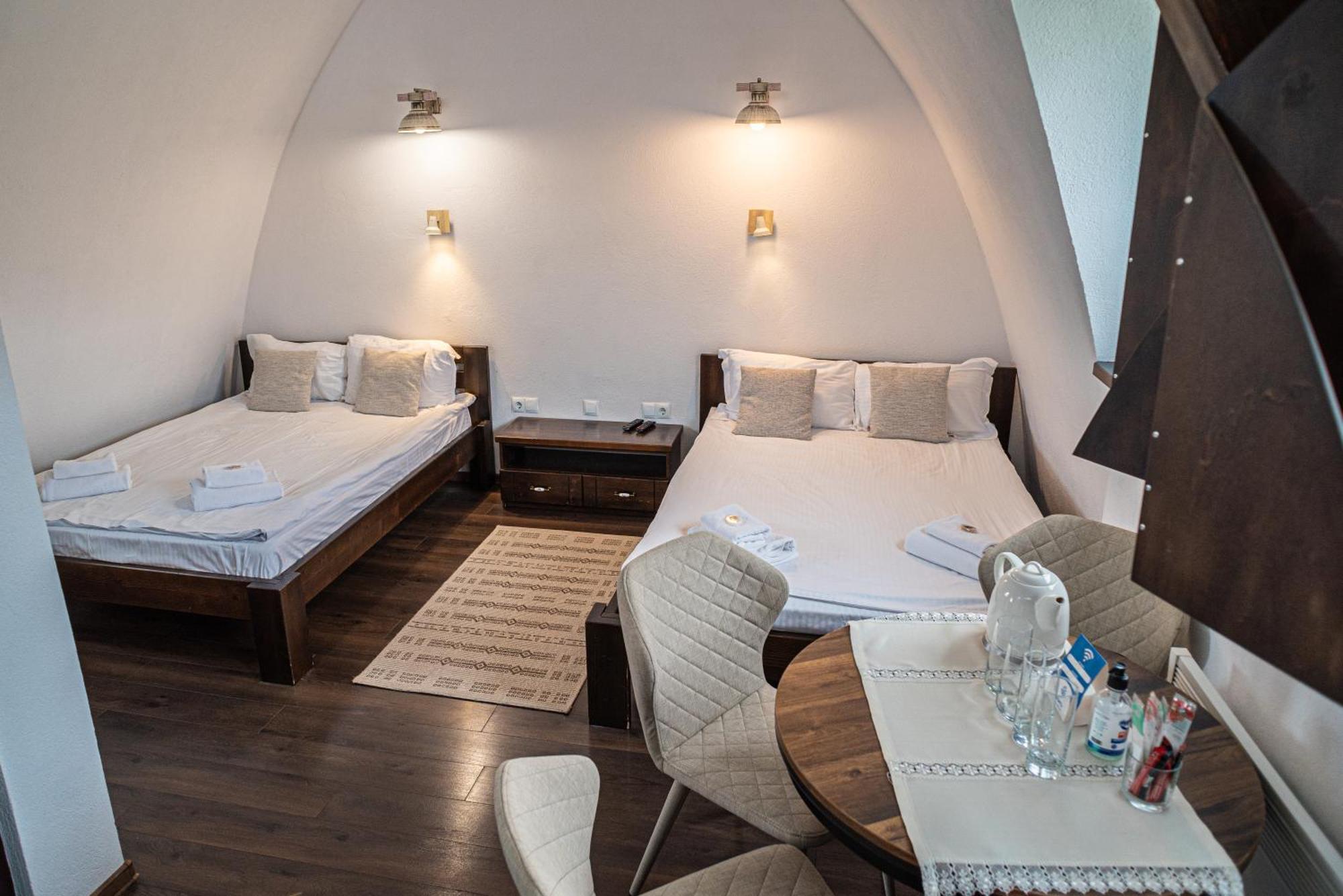 Hunnia - Huntanya Hotel Vlahita Ngoại thất bức ảnh