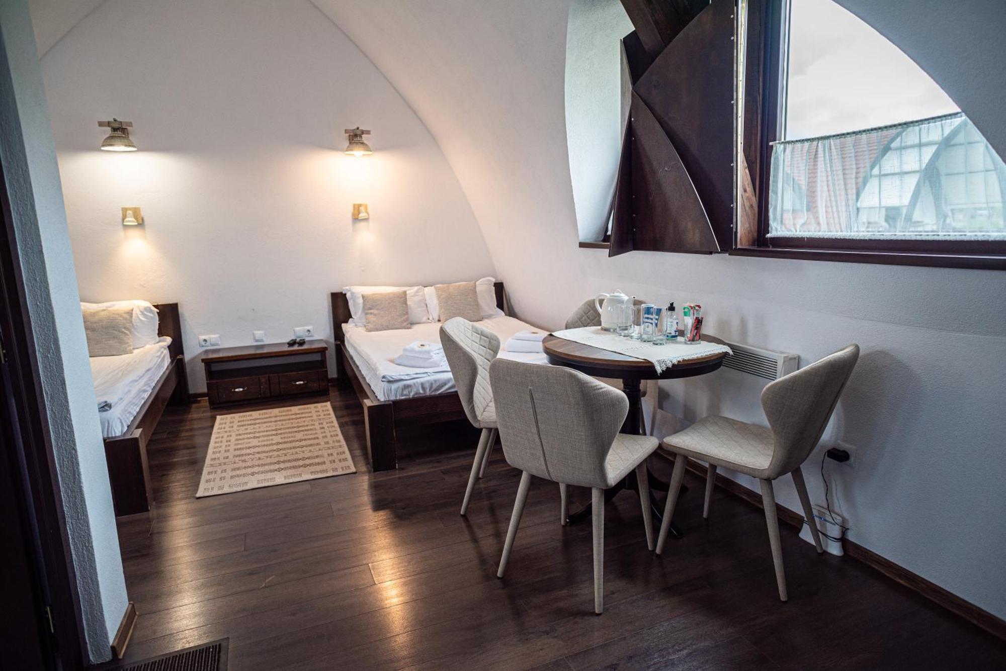 Hunnia - Huntanya Hotel Vlahita Ngoại thất bức ảnh