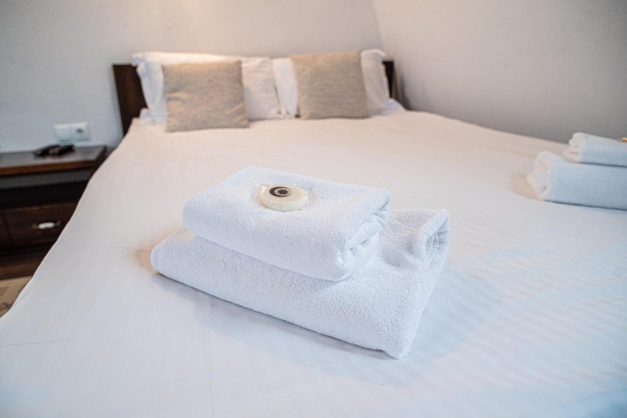 Hunnia - Huntanya Hotel Vlahita Ngoại thất bức ảnh